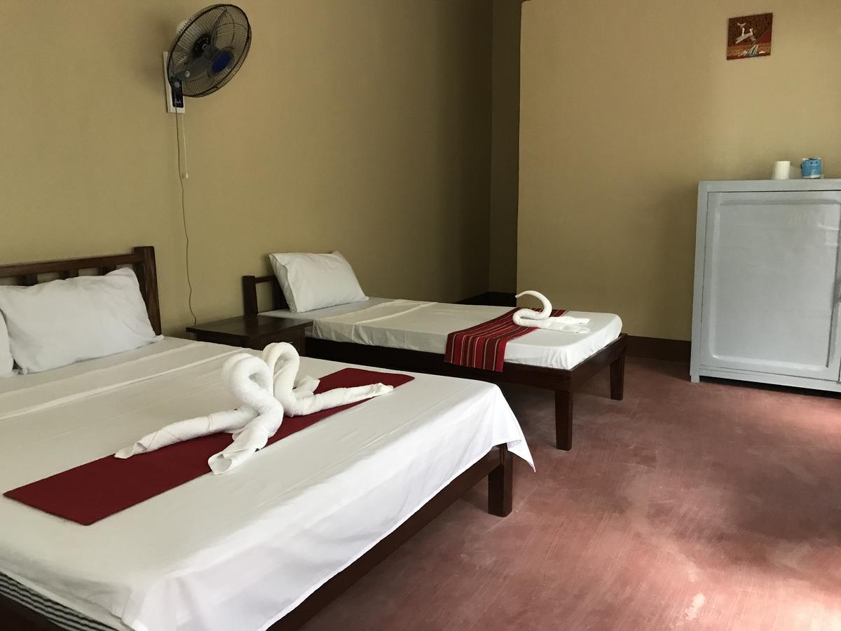 Adventure Camp Beach Resort Sablayan Exteriör bild